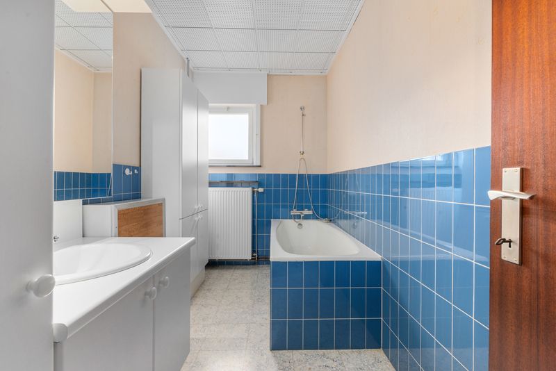 Torhout- Vrijstaande woning met 5 slaapkamers. foto 17