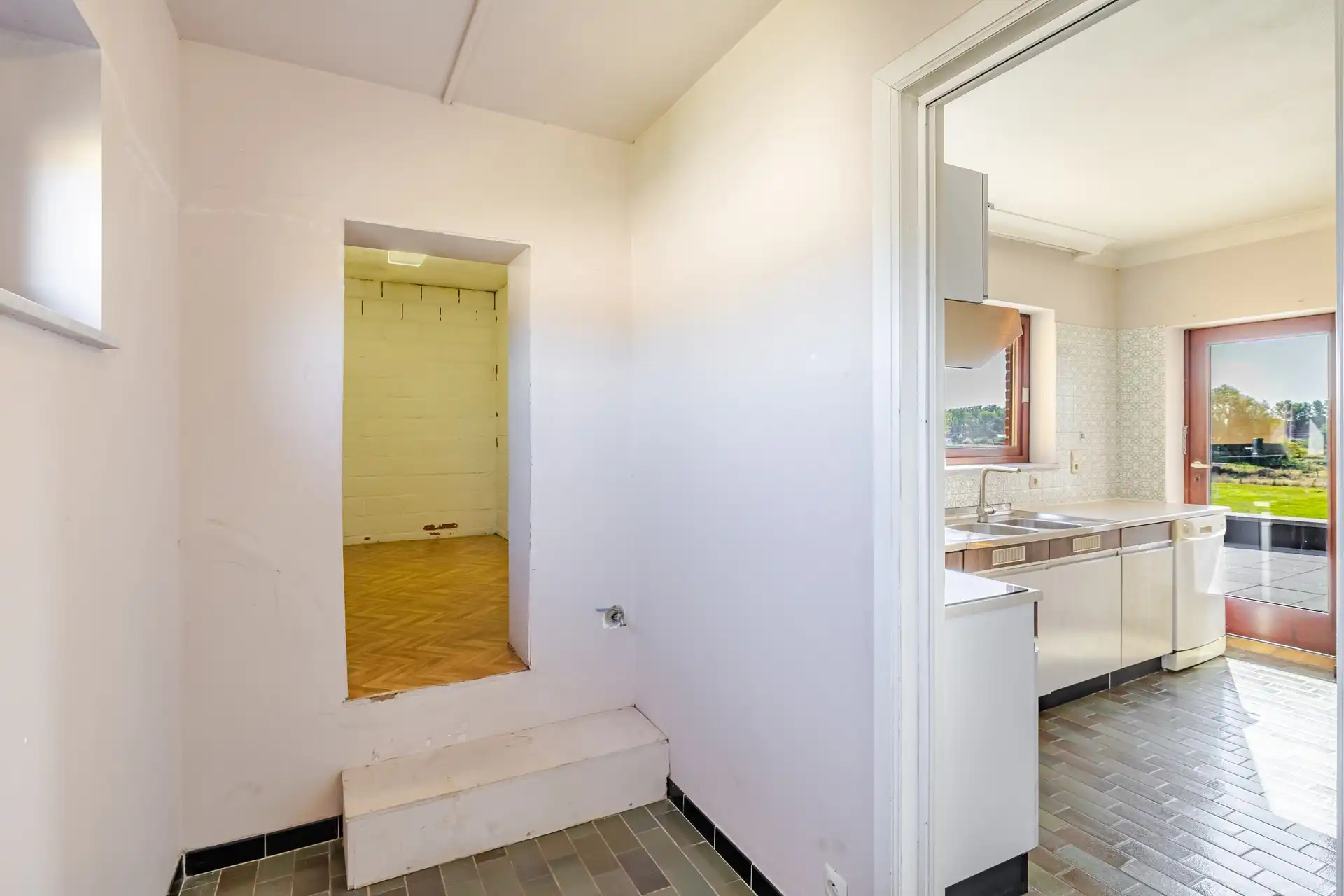 Zeer ruime woning met twee wooneenheden en prachtig landelijk uitzicht foto 6