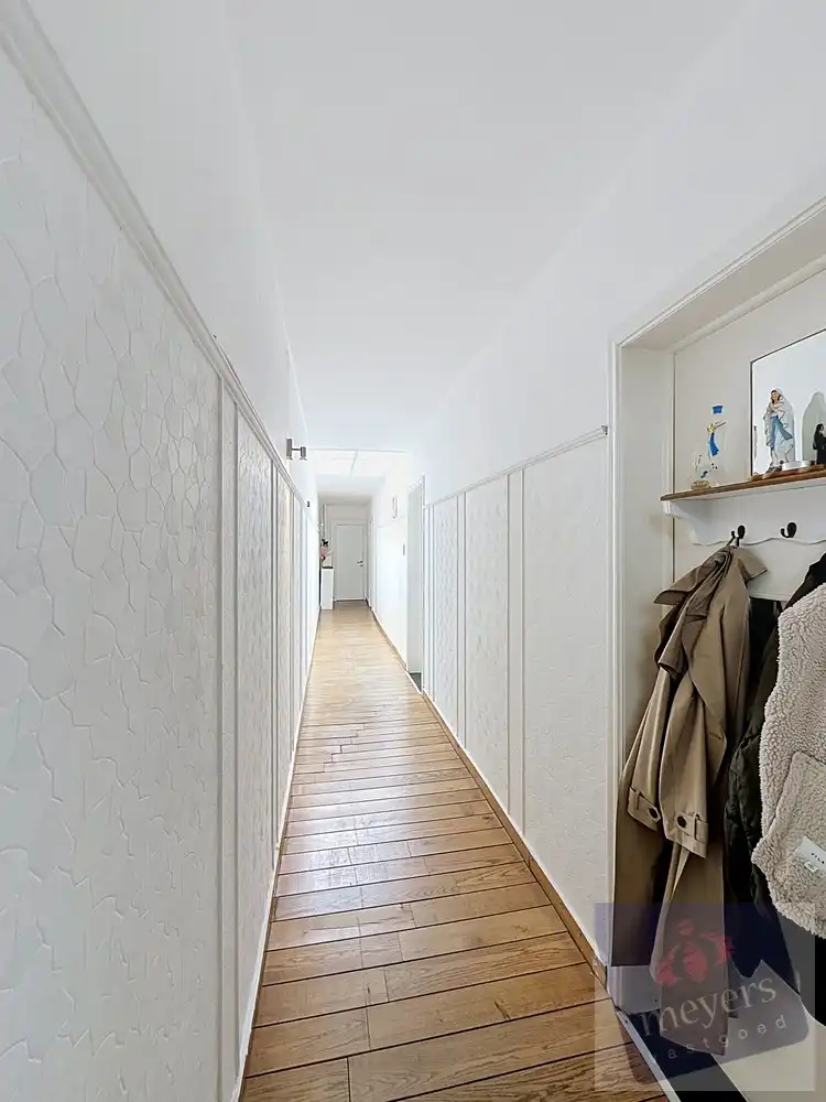 Veelzijdig handelspand met ruim gelijkvloers appartement en tuin in Hasselt foto 14