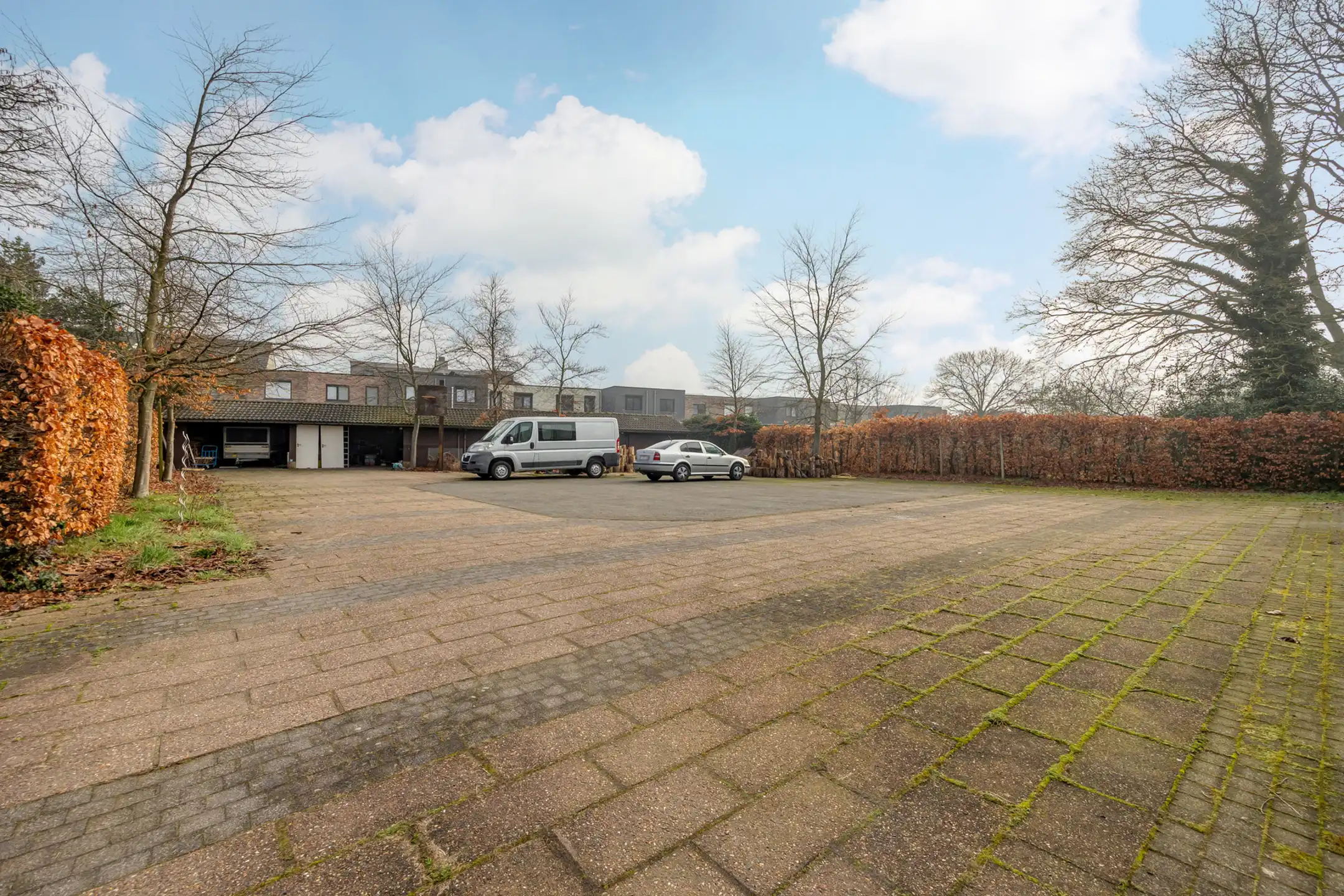 Ruime woning met 4-5 slpks en grote bureauruimte te Turnhout foto 31