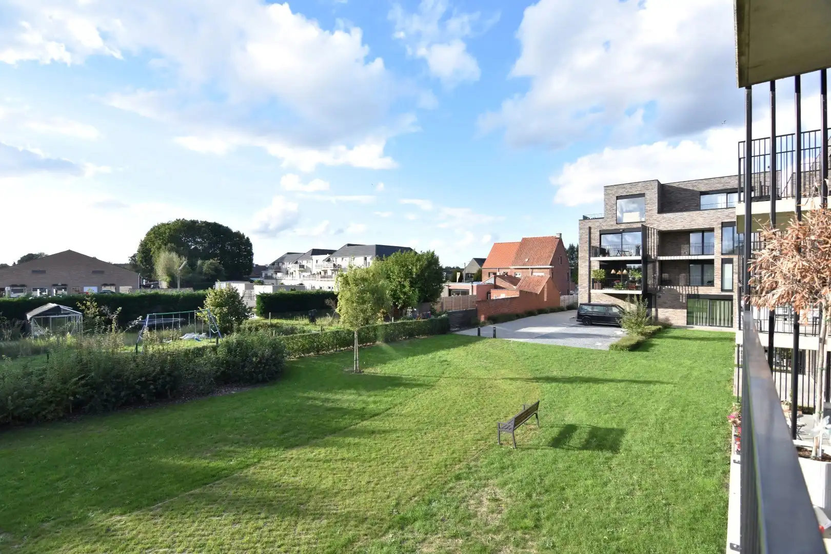 Lichtrijk 2-slpk appartement met ruim terras foto 7