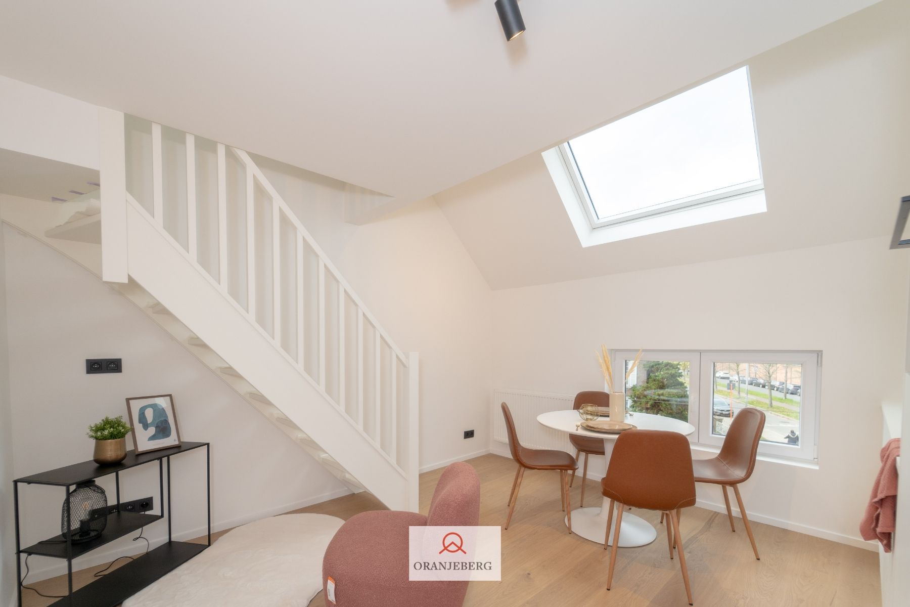 Gerenoveerde lichtrijke duplex studentenstudio foto 12