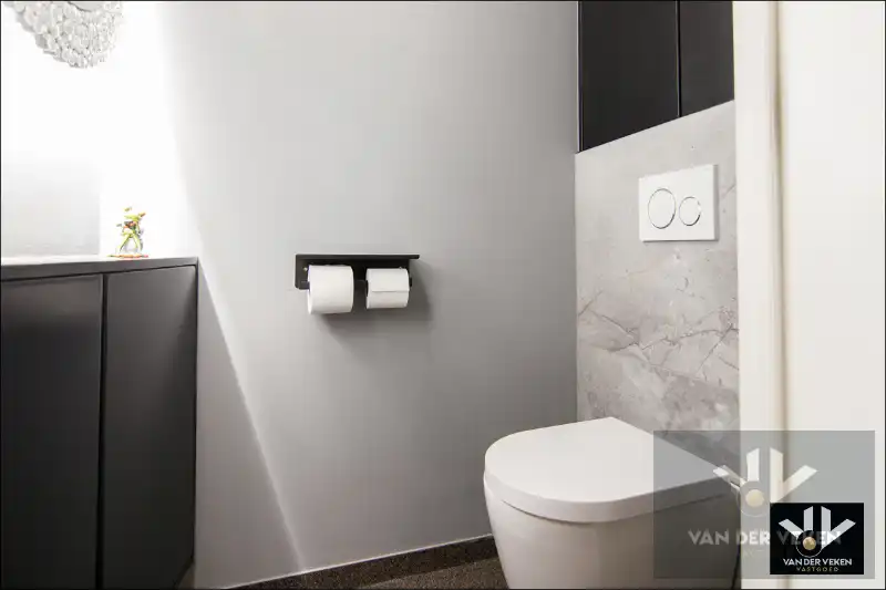 Knap afgewerkt 2 slpk appartement met zicht op het water foto 13