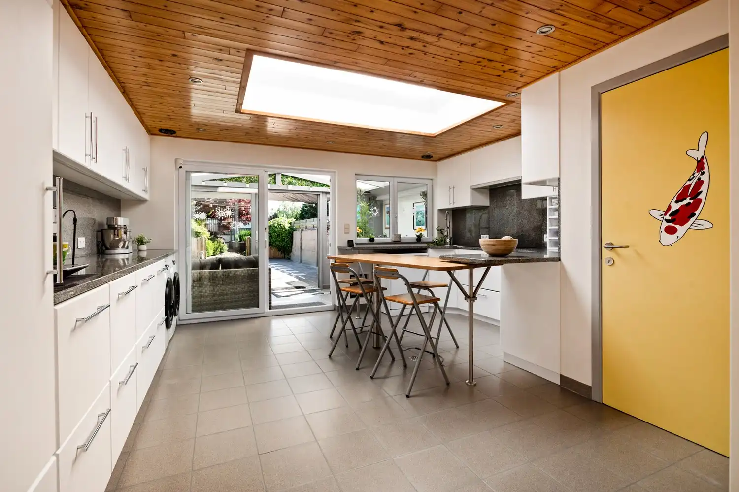 Gezellige woning met 3 slaapkamers en tuin met vijver in Wijnegem foto 4