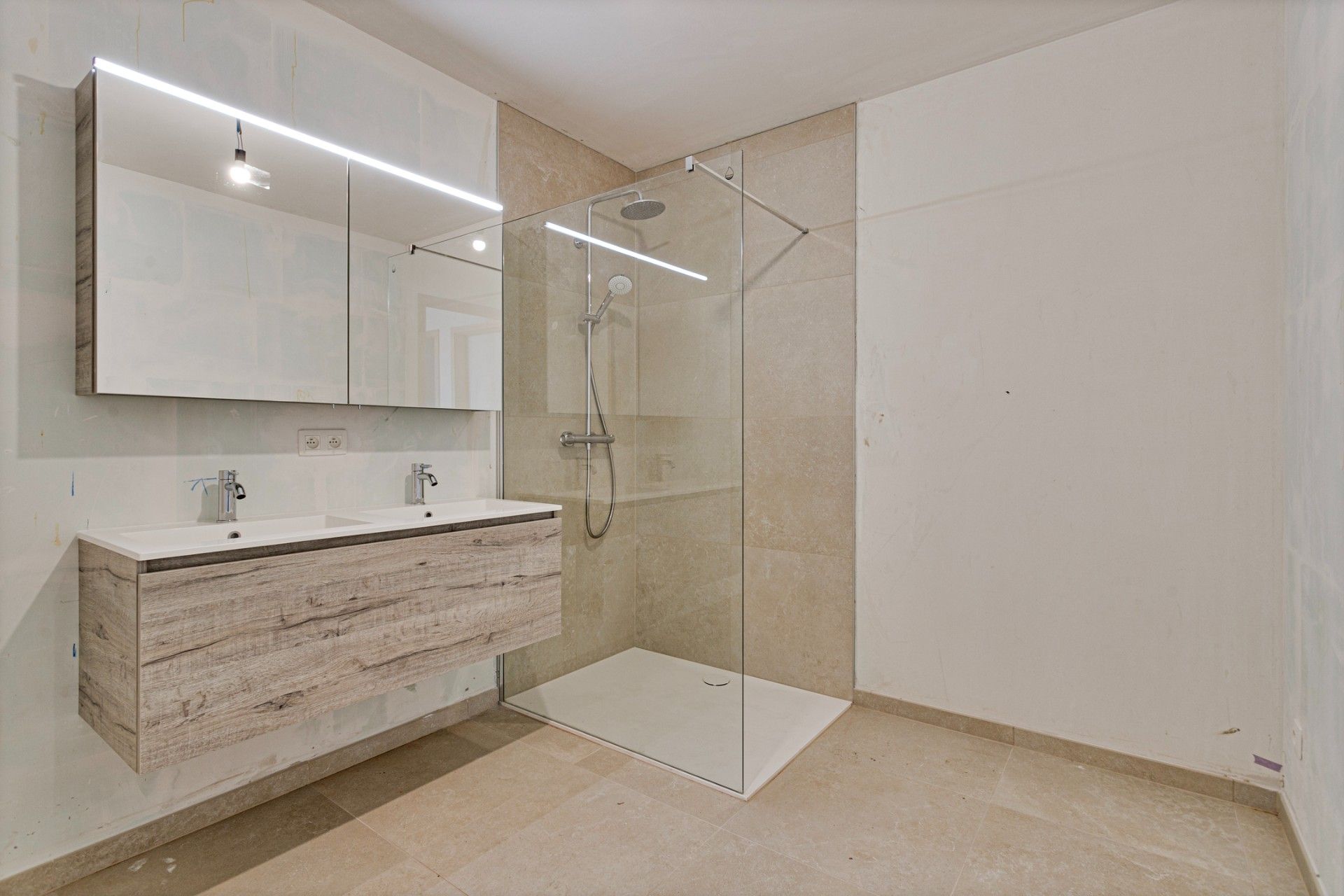 Ruim energiezuinig 2 slaapkamerappartement foto 9