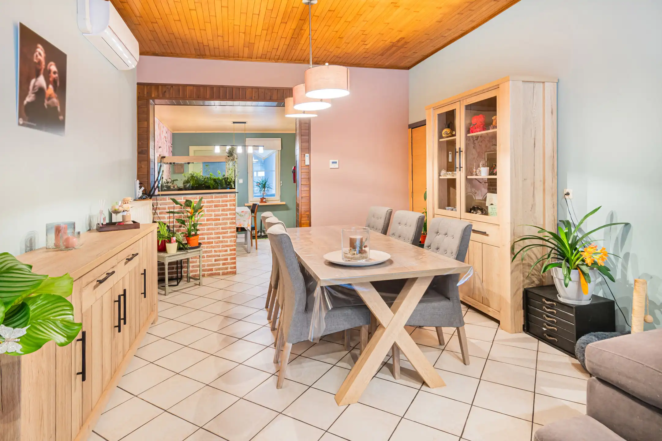 Gezellige woning op centrale locatie met dubbele garage!  foto 4