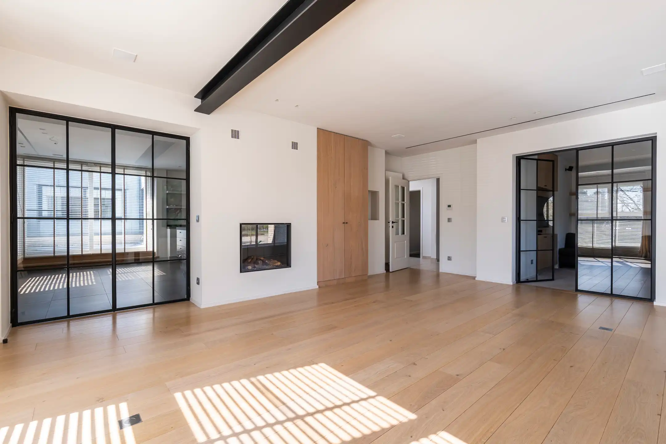 Luxueus 3 slpk appartement met onderliggende handelsruimte foto 3