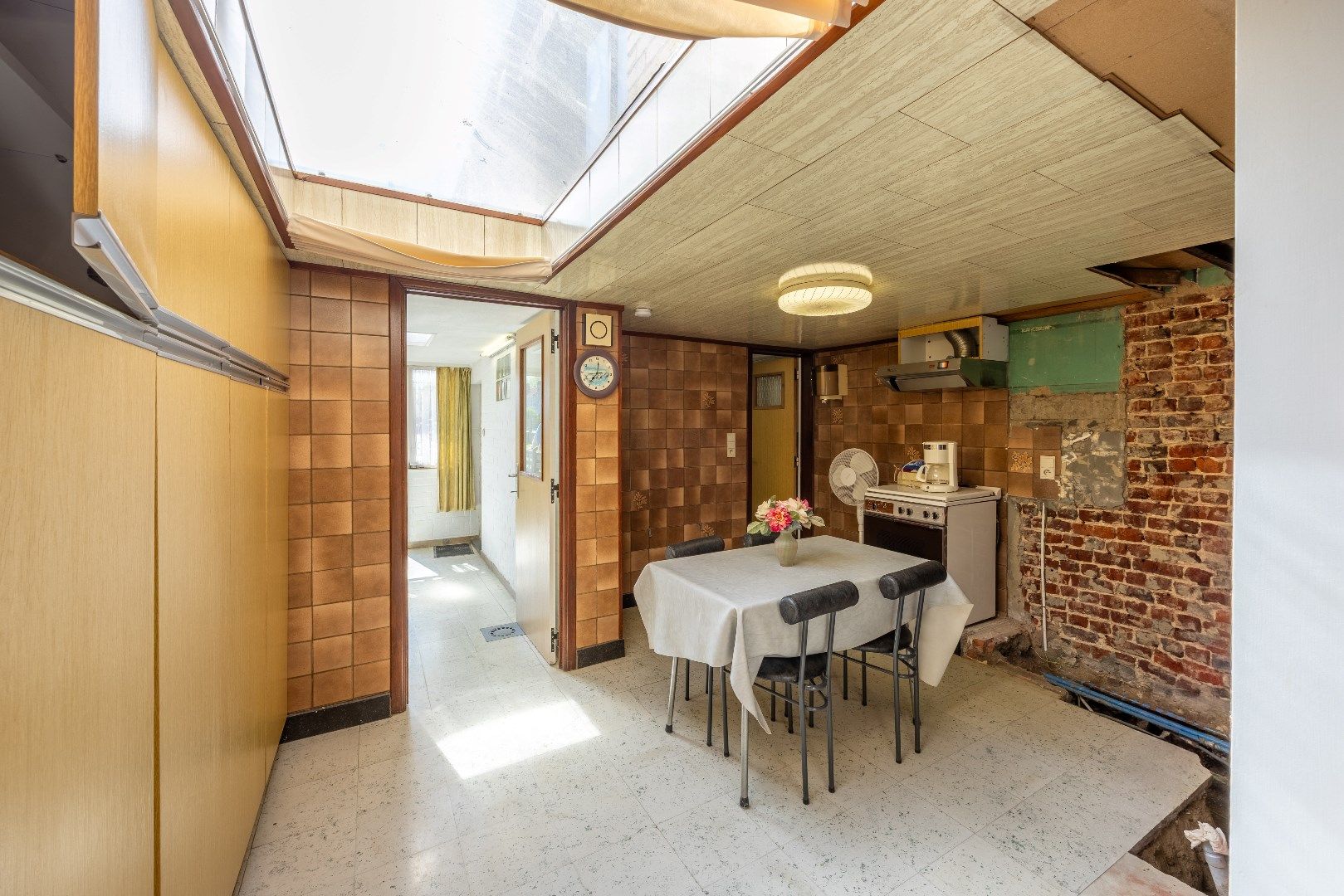 Ruime woning met potentieel en uitstekende ligging! foto 5