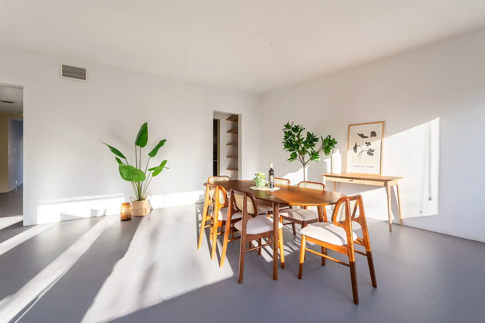 Architecturale parel met een zee van ruimte foto 9