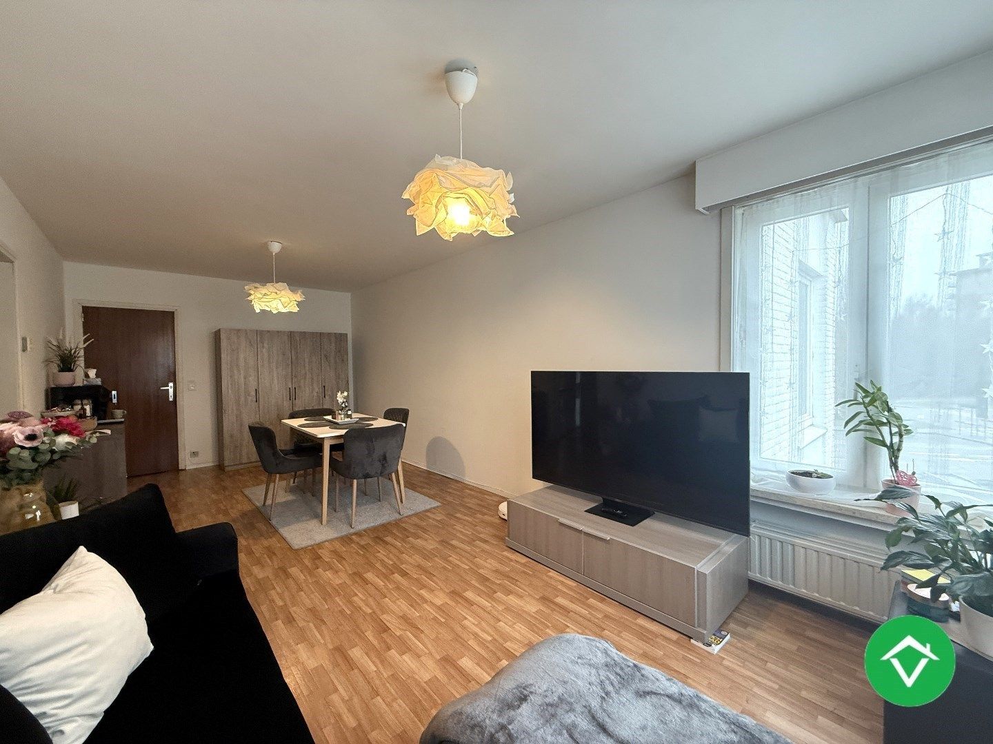 Instapklaar appartement met twee slaapkamers en garage te Roeselare foto 4