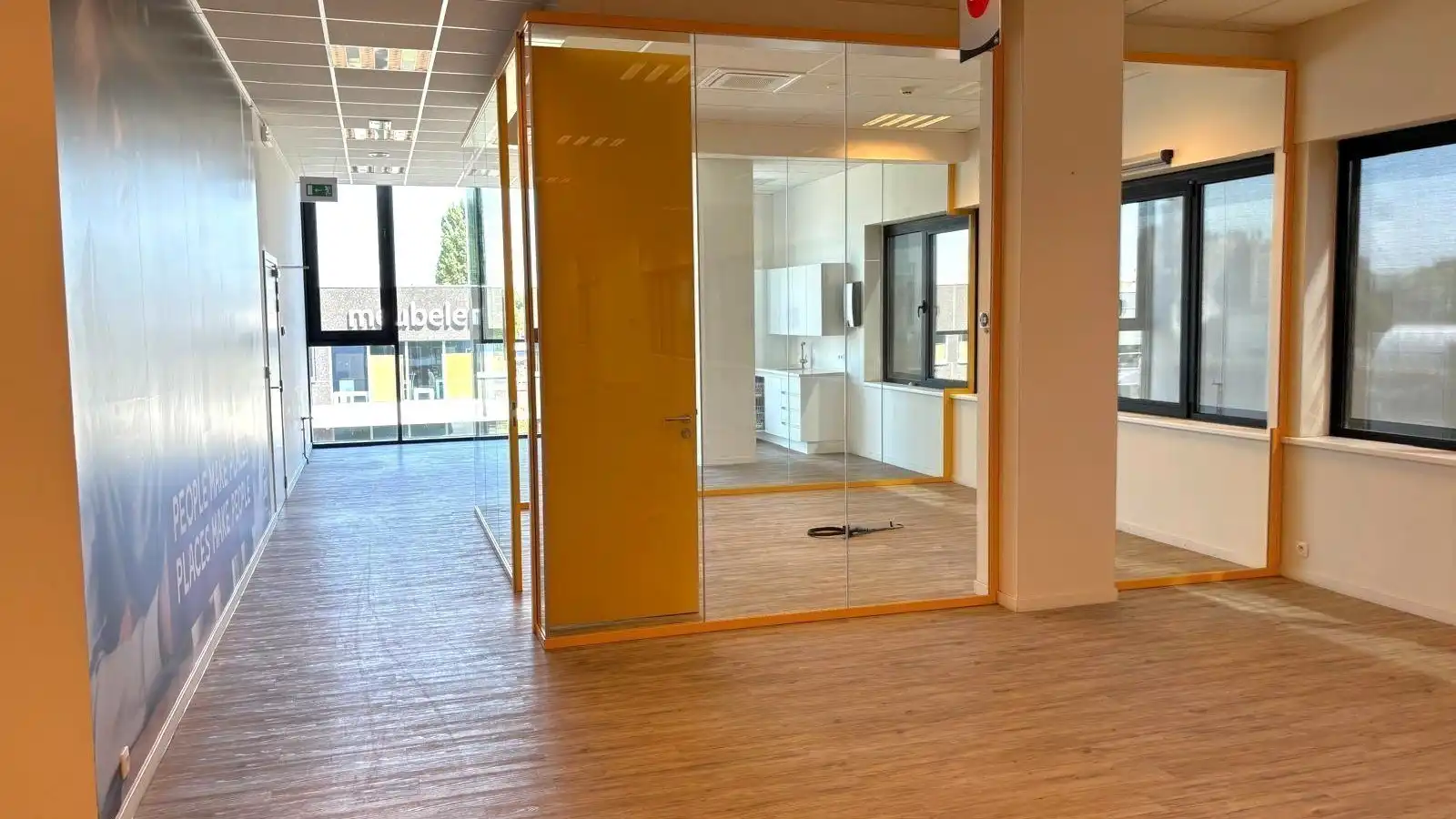 Kantoor met magazijn te huur aan de voorhaven in Gent foto 6