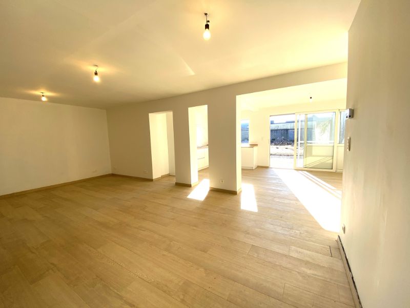 GROOT GV APPARTEMENT (+-117m²) (!!! reg. rechten van toepassing/GEEN BTW!!!)  +autostp + tuin en buitenberging foto 7