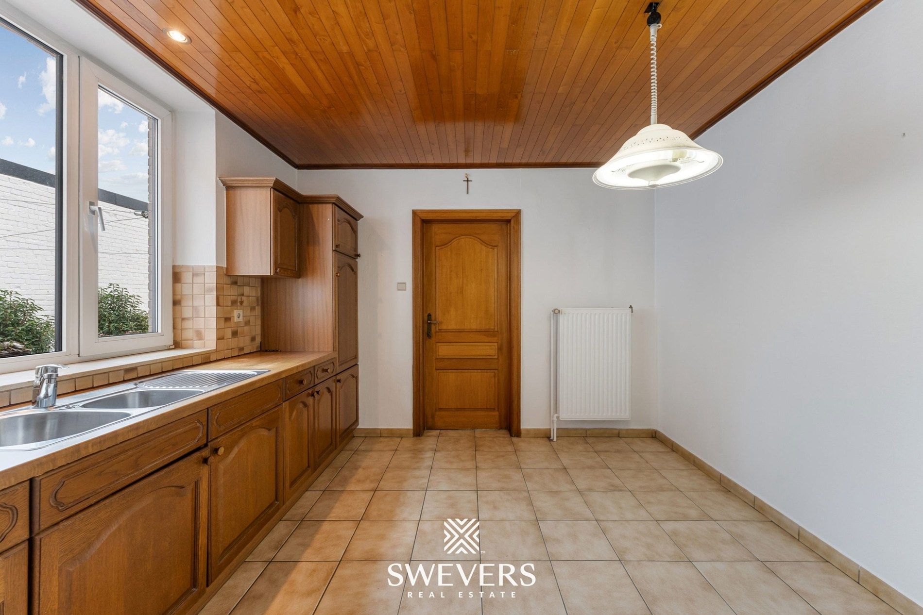 Te renoveren woning met veel karakter nabij het centrum  foto 11