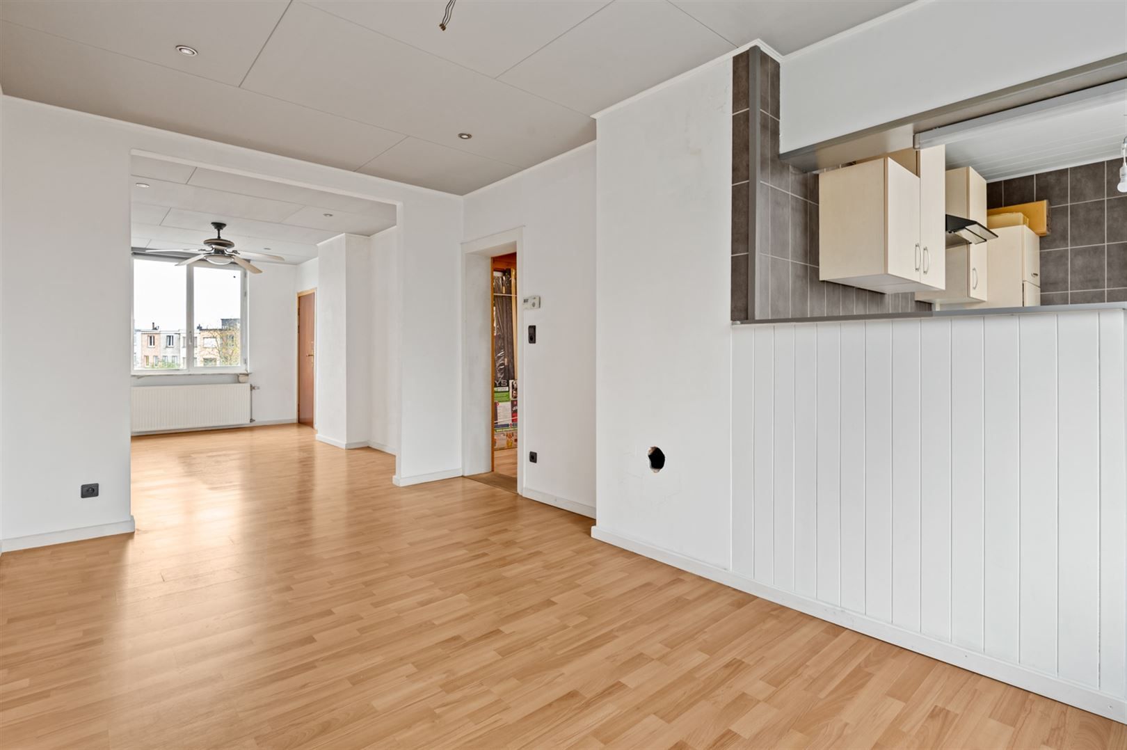 Verder te renoveren conforta-woning  met stadstuintje. foto 4