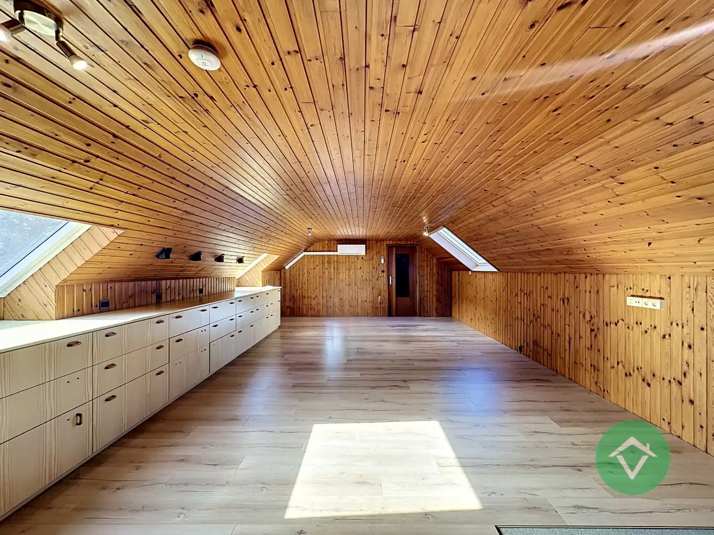 Zeer ruime en instapklare woning met veel mogelijkheden te Eernegem foto 23