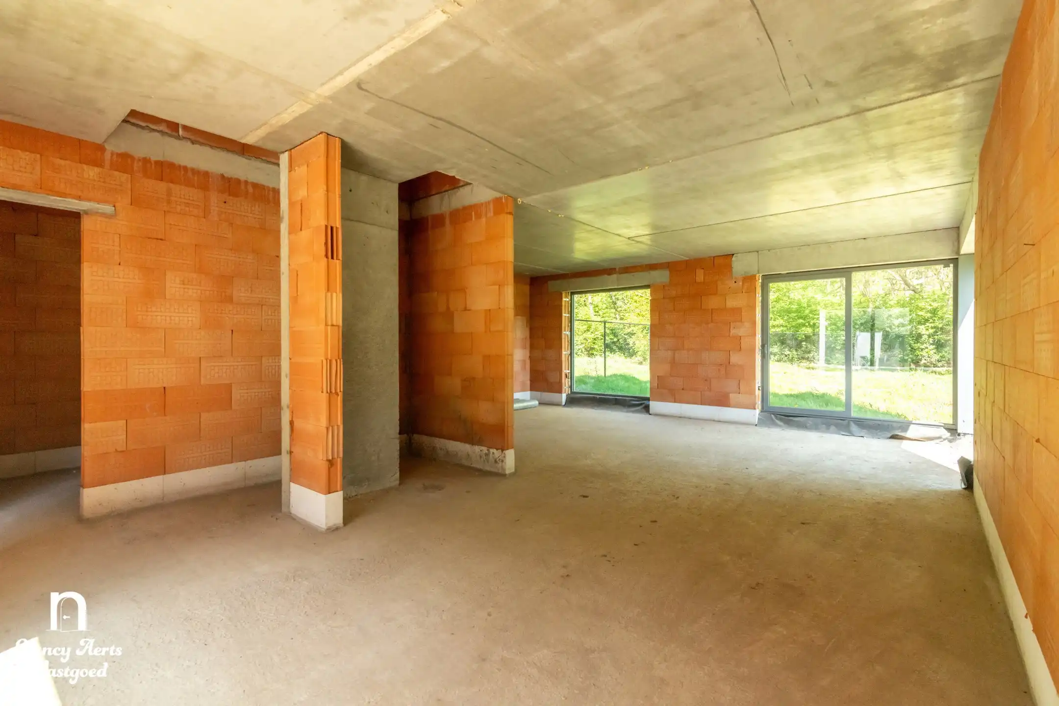 Moderne gezinswoning met tuin en afwerking naar eigen smaak foto 5