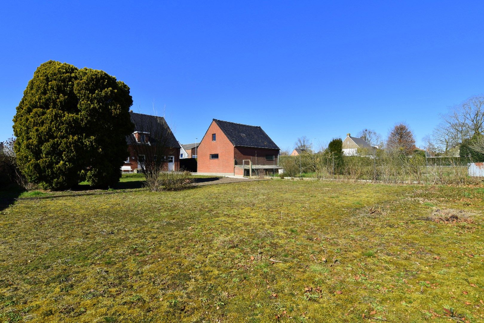 Gezinswoning op een perceel van 1244 m² met 4 slaapkamers, zonnige tuin en dubbele garage te koop in Ooigem/Wielsbeke foto 16