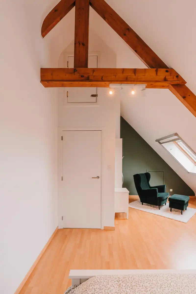 Ruime gezinswoning met 4 slaapkamers en bureau op toplocatie foto 27