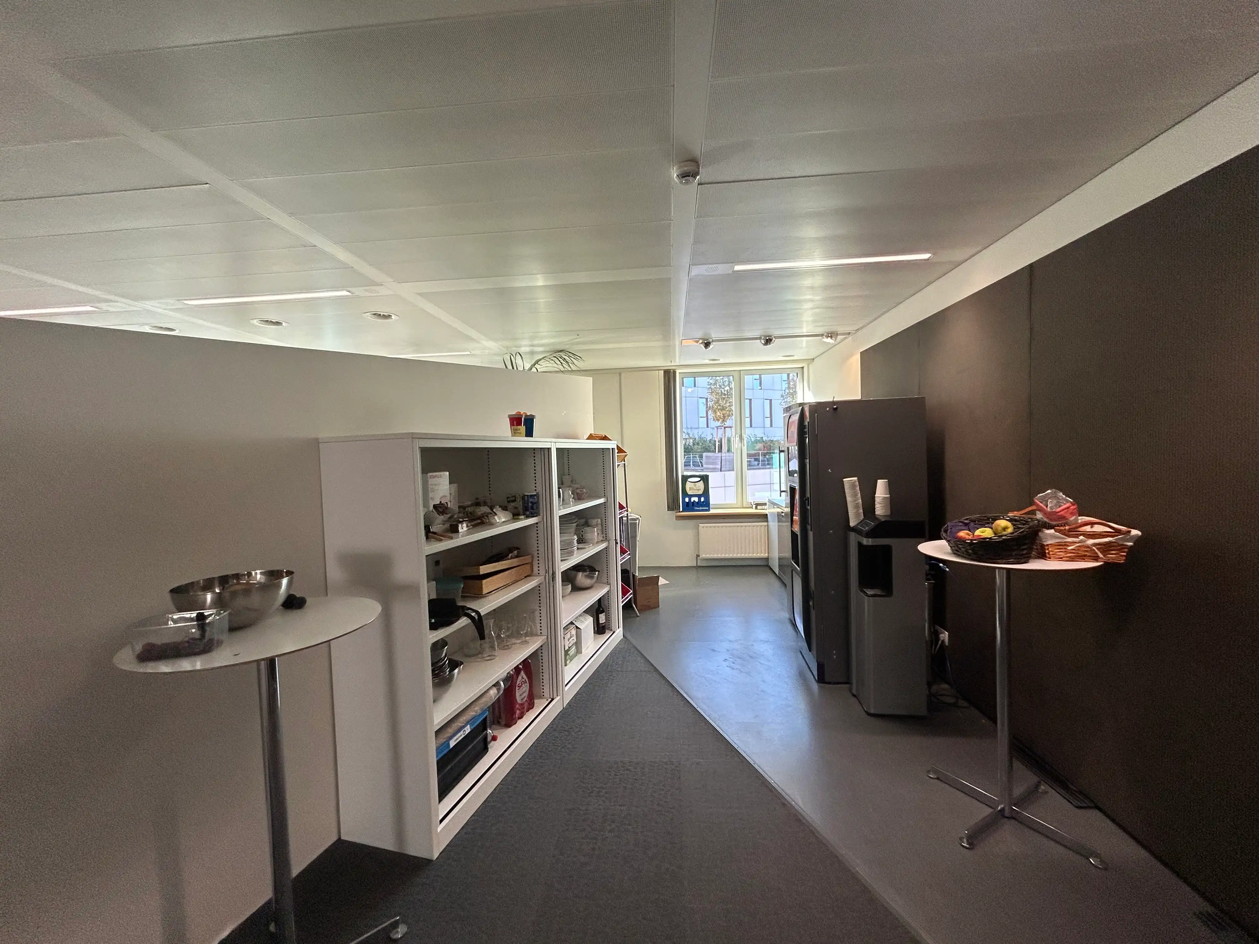 Kantoor te huur met een oppervlakte van 1.247 m², vlakbij het station foto 12