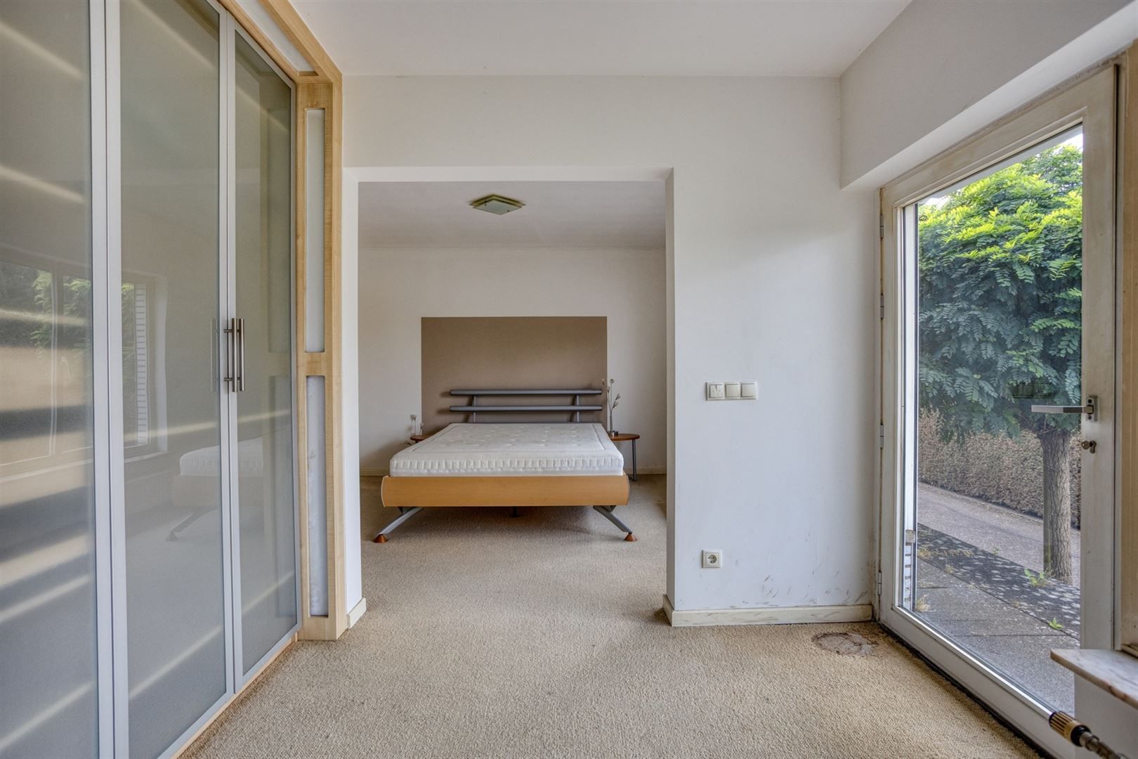 Woning met industriehal op topligging in Maasmechelen foto 11