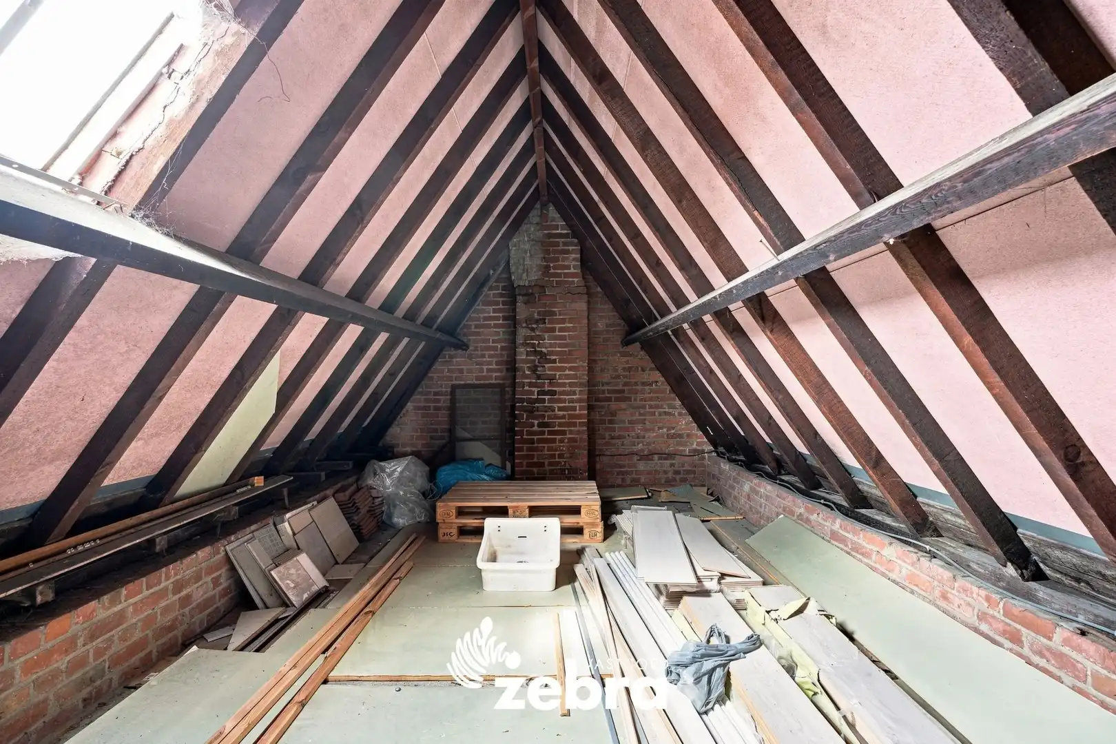 Kloeke hoekwoning met veel potentieel in Roeselare! foto 17