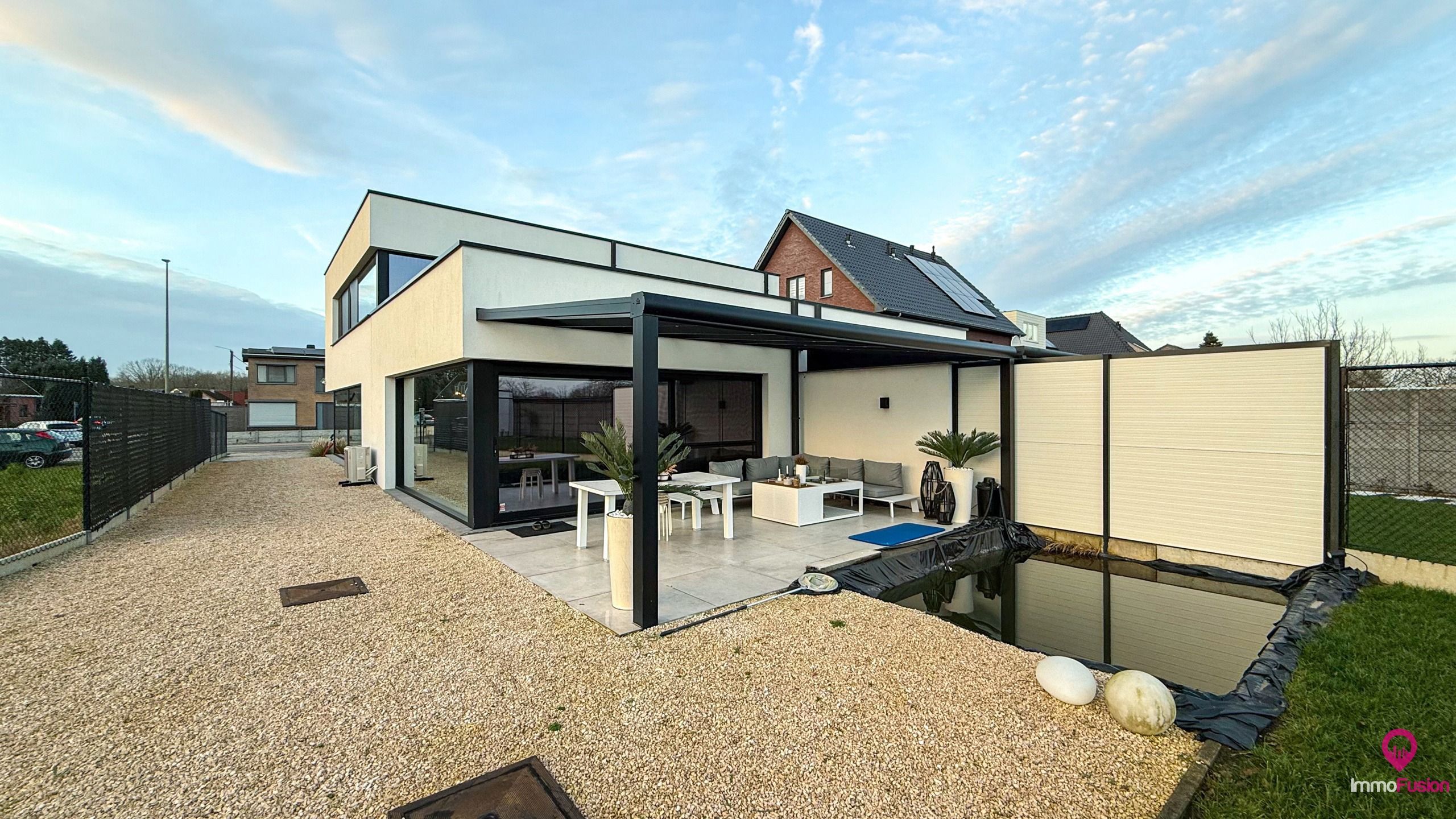 Modern volledig afgewerkt nieuwbouw van 170m² met 5a80ca! foto {{pictureIndex}}