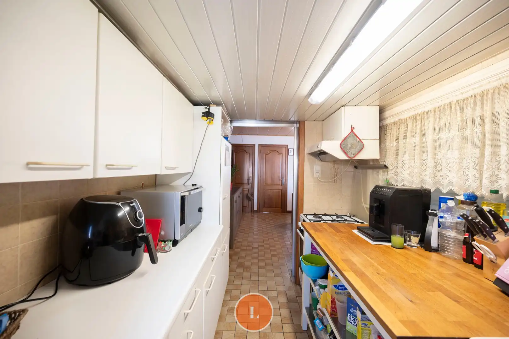 Deels te renoveren gezinswoning met 3 slaapkamers en garage. foto 5