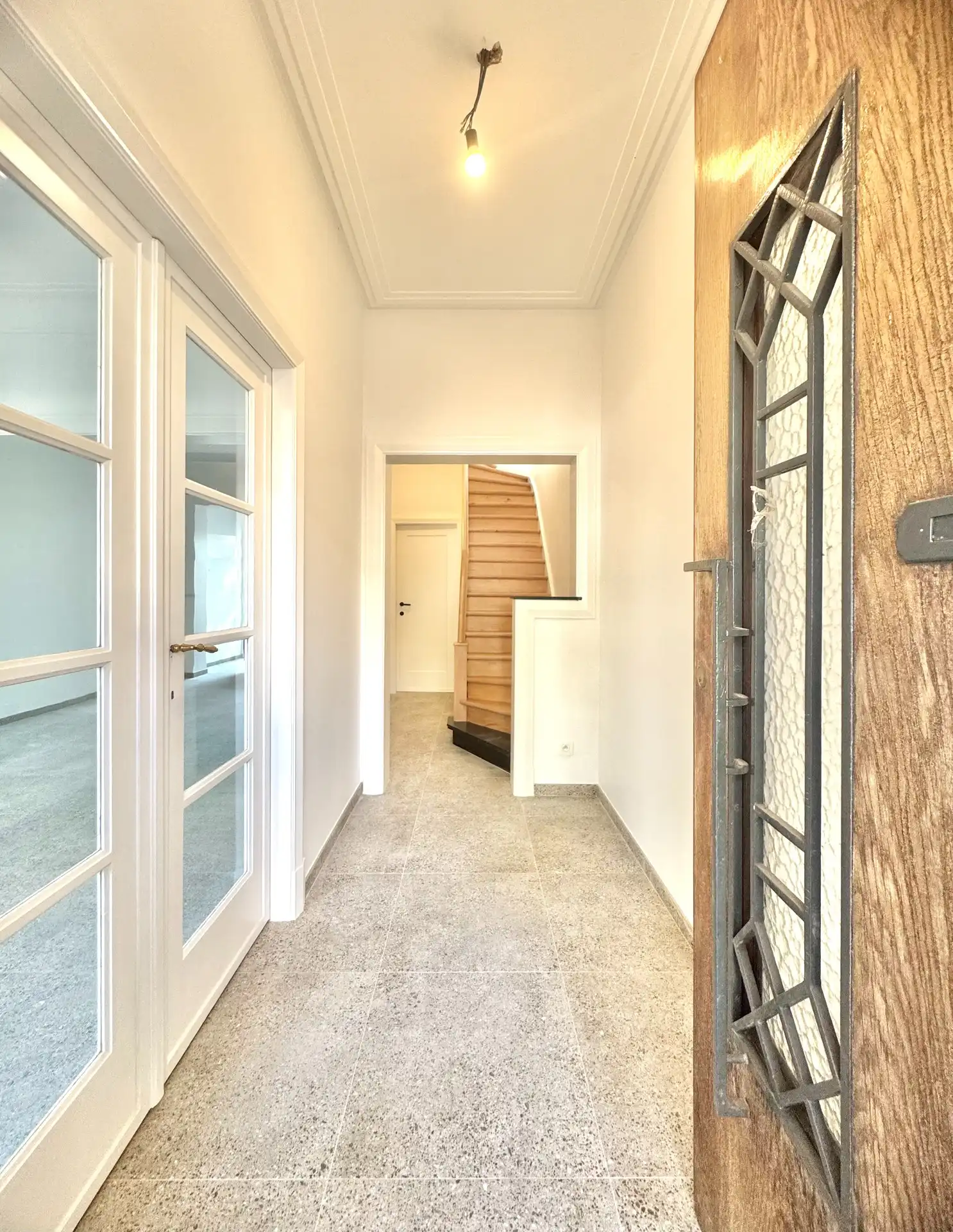GERENOVEERDE HERENWONING | 3 KAMERS | TUIN | CENTRUM KORTRIJK foto 5