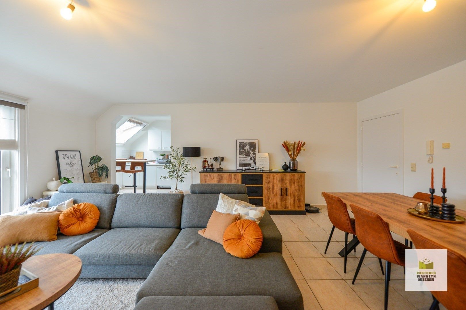 Energiezuinig 2 slaapkamer appartement met garagebox in centrum Zwevezele foto 2