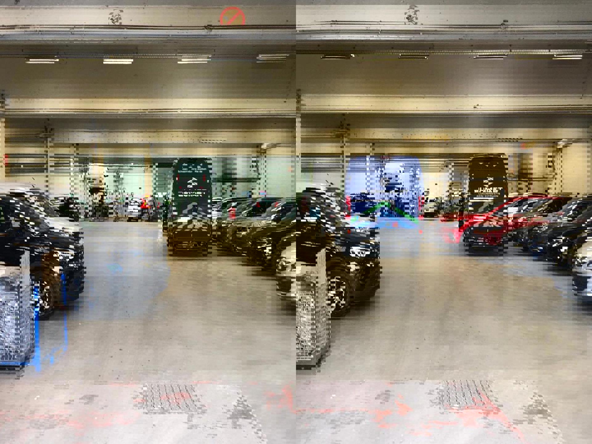 Magazijn met verhard terrein en kantoren te Kontich Industrie foto 6