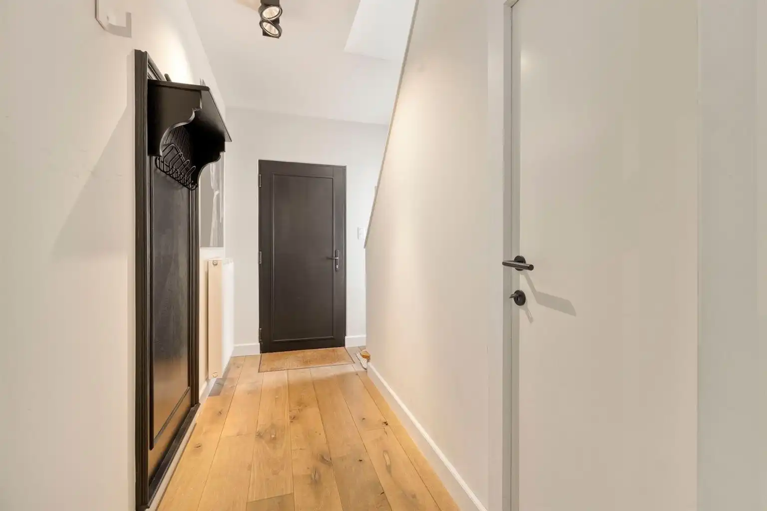 Prachtig gerenoveerde woning met 3 slaapkamers, omheinde tuin en garage, op een rustige doch centrale locatie te Elen foto 15