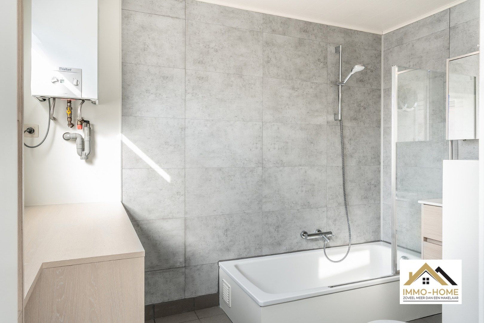 Recent gerenoveerde woning te Oostakker!  foto 6