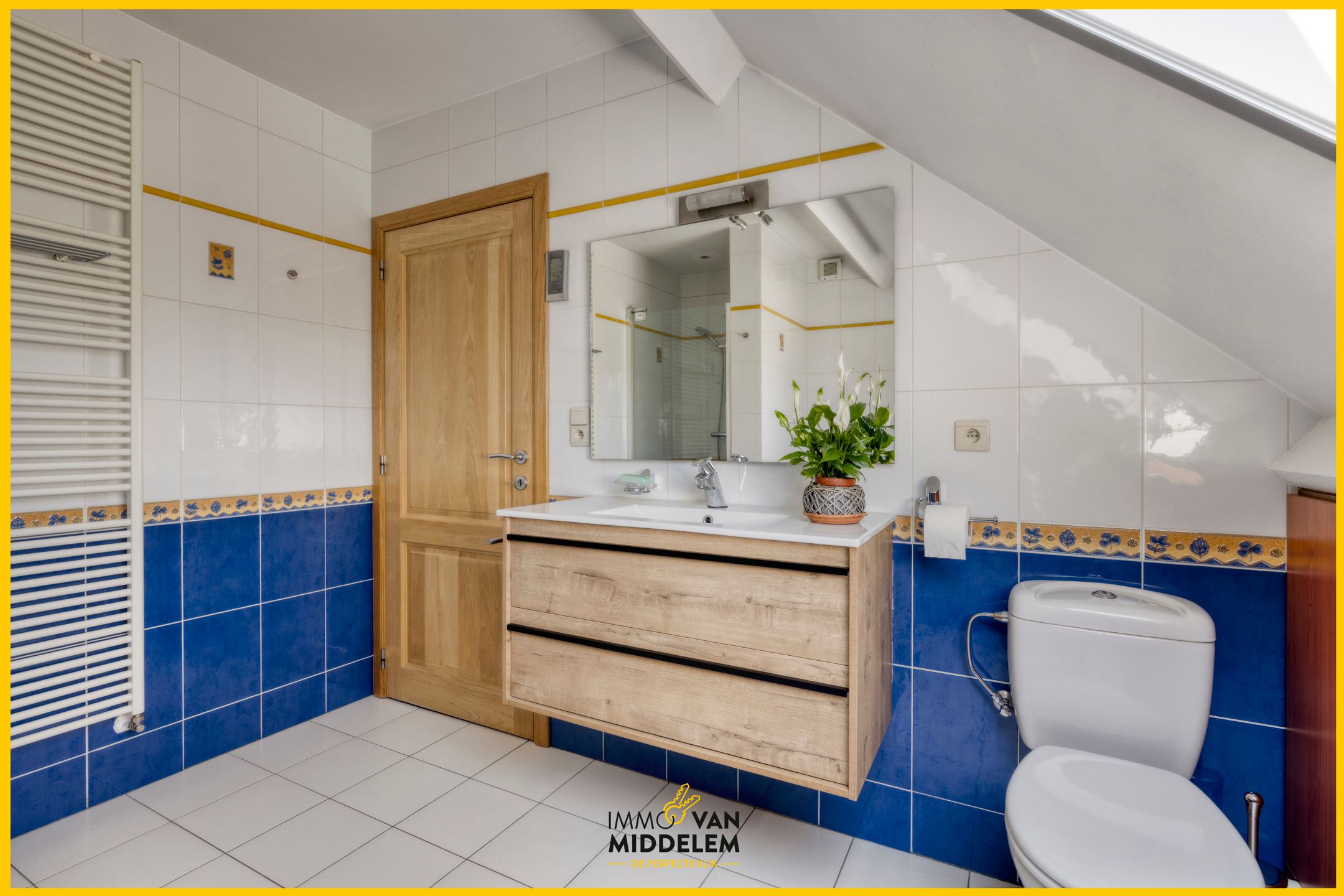 INSTAPKLARE WONING MET 4 KAMERS, ZWEMBAD, GARAGE EN TUIN foto 18