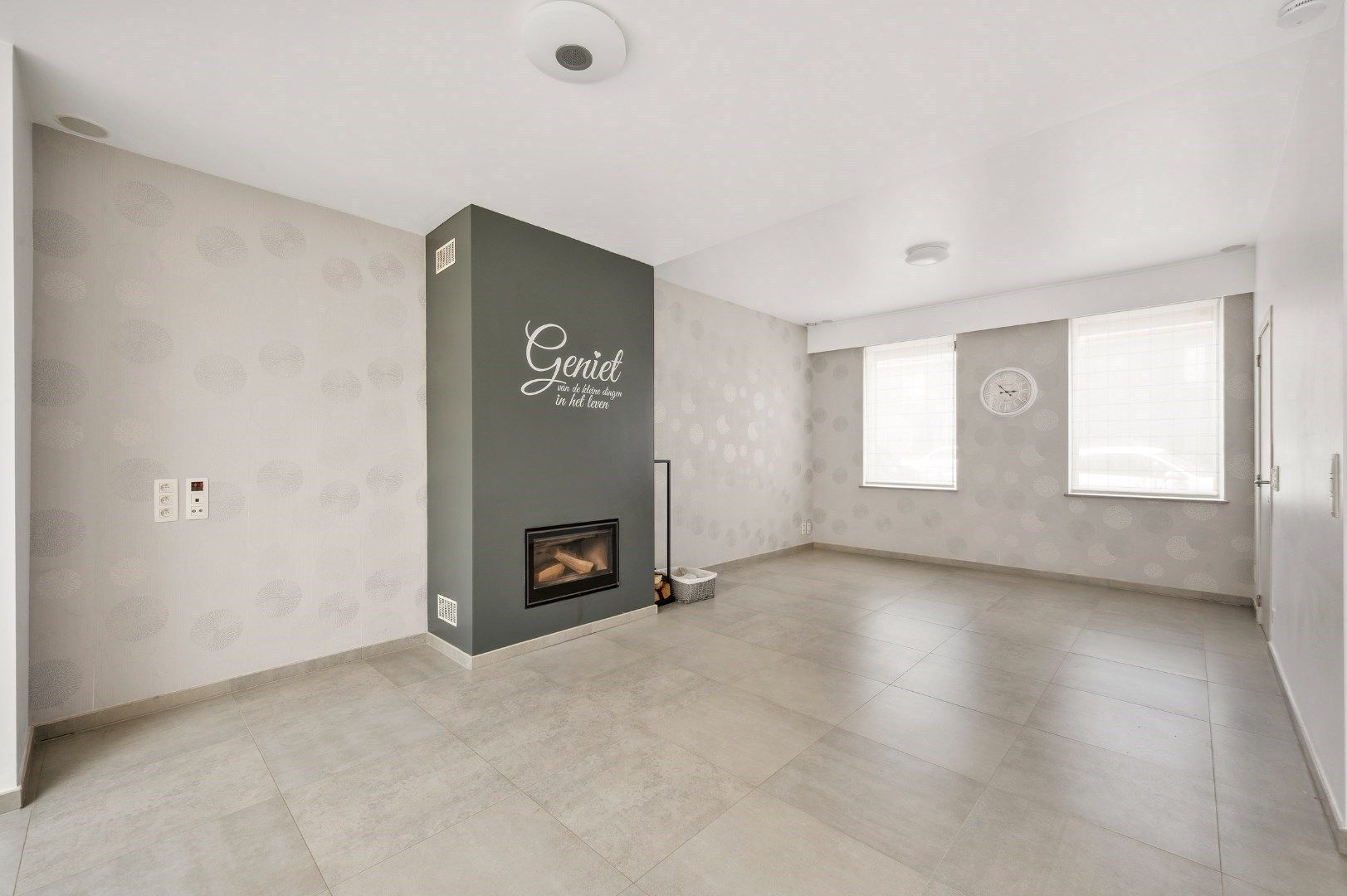 Kwalitatief gerenoveerde rijwoning met tuin, 3 slaapkamers en 2 badkamers op toplocatie in Menen foto 4