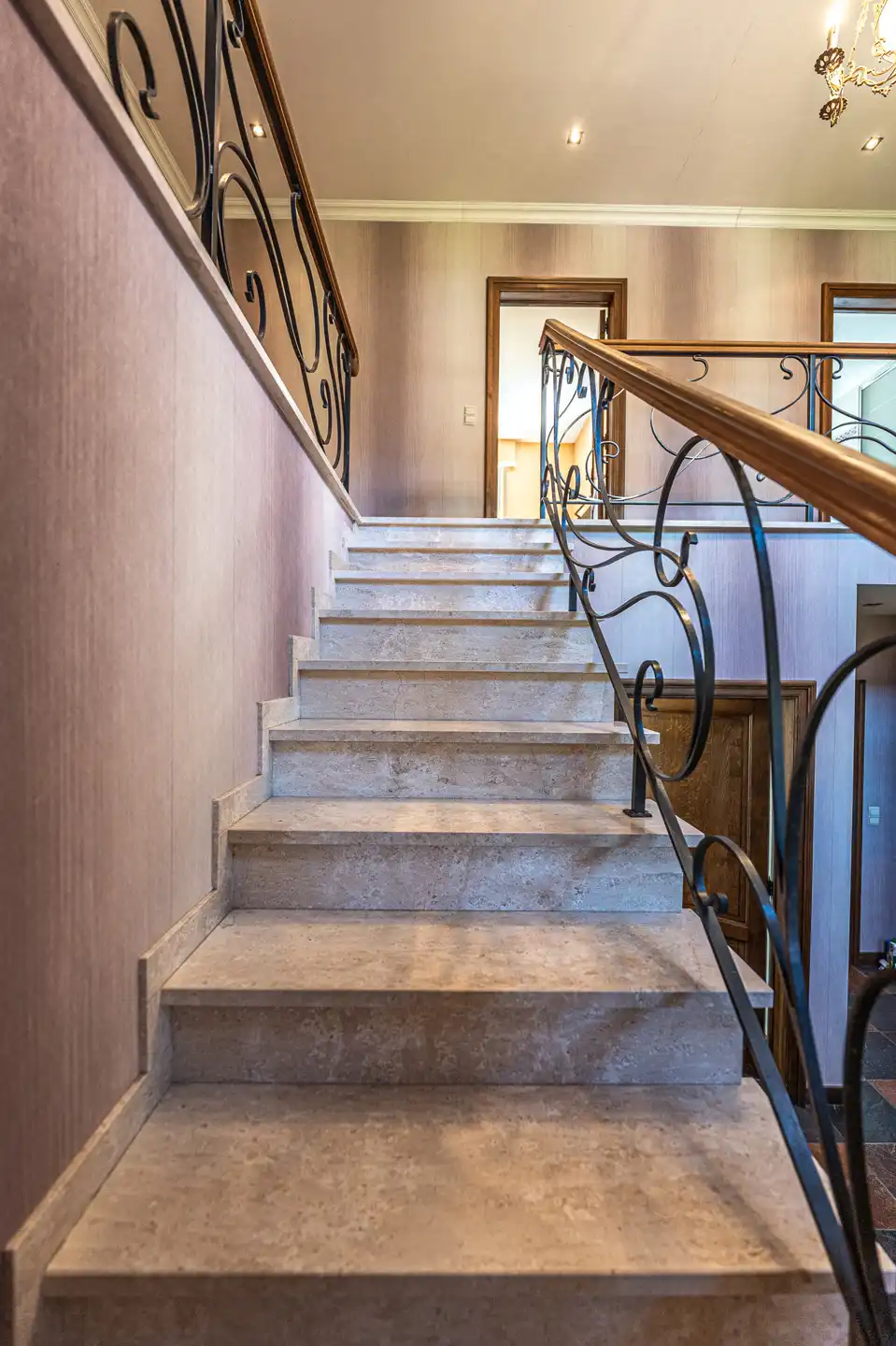 Ruime villawoning op topligging foto 17