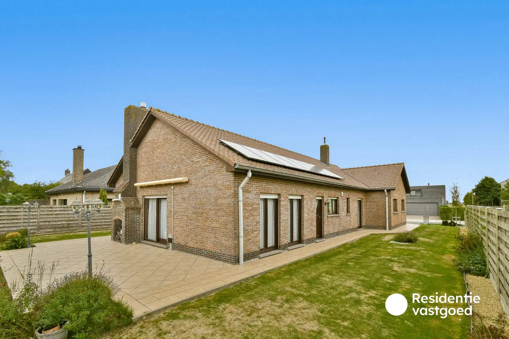 Alleenstaande bungalow met 4 slaapkamers en ruime tuin foto 30