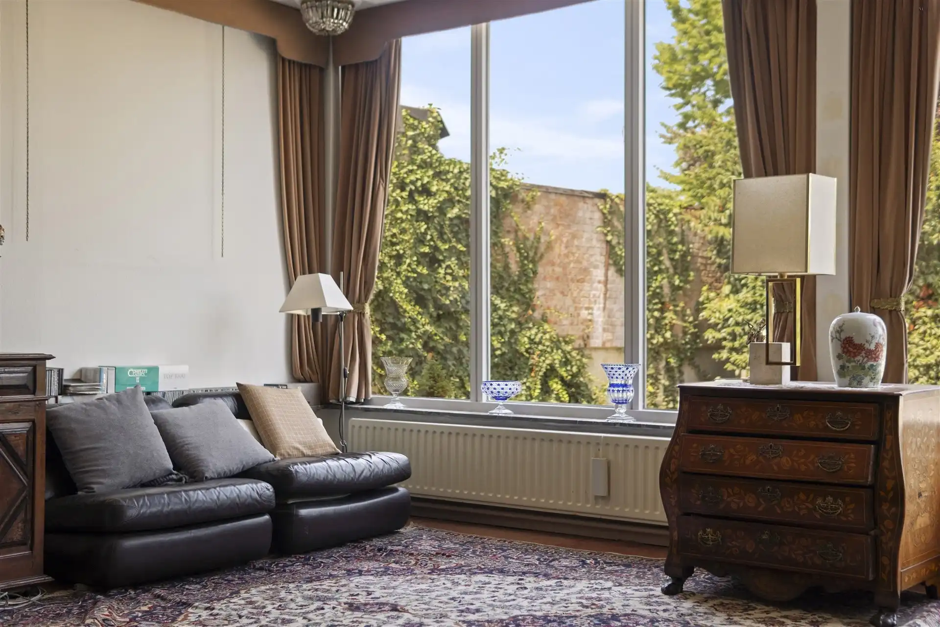 Voormalige dokterswoning, zeer unieke woning mt grote oppervlakten foto 20