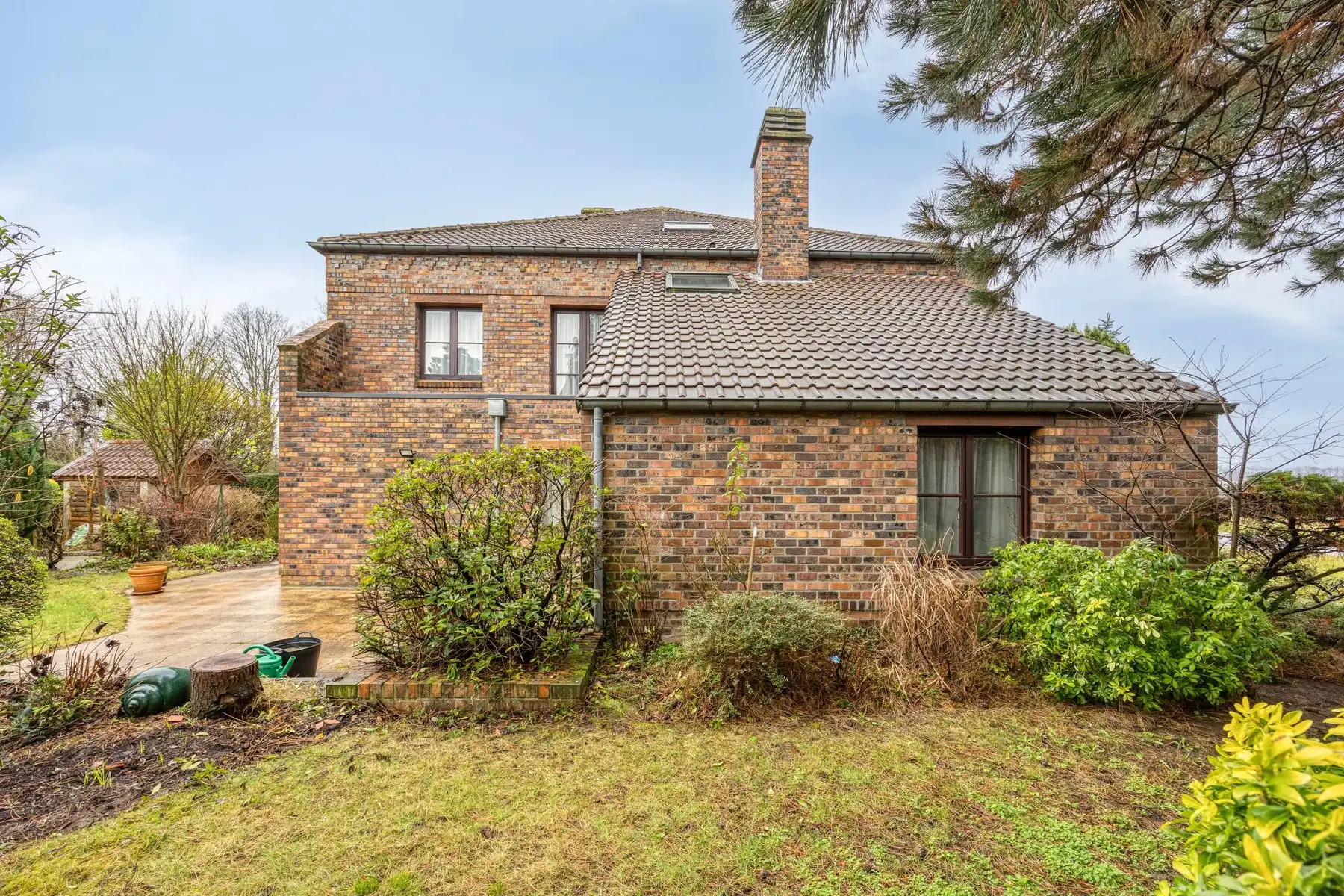 Cosy gezinswoning met 4 slaapkamers, garage en tuin - NATO op 10 min. foto 32