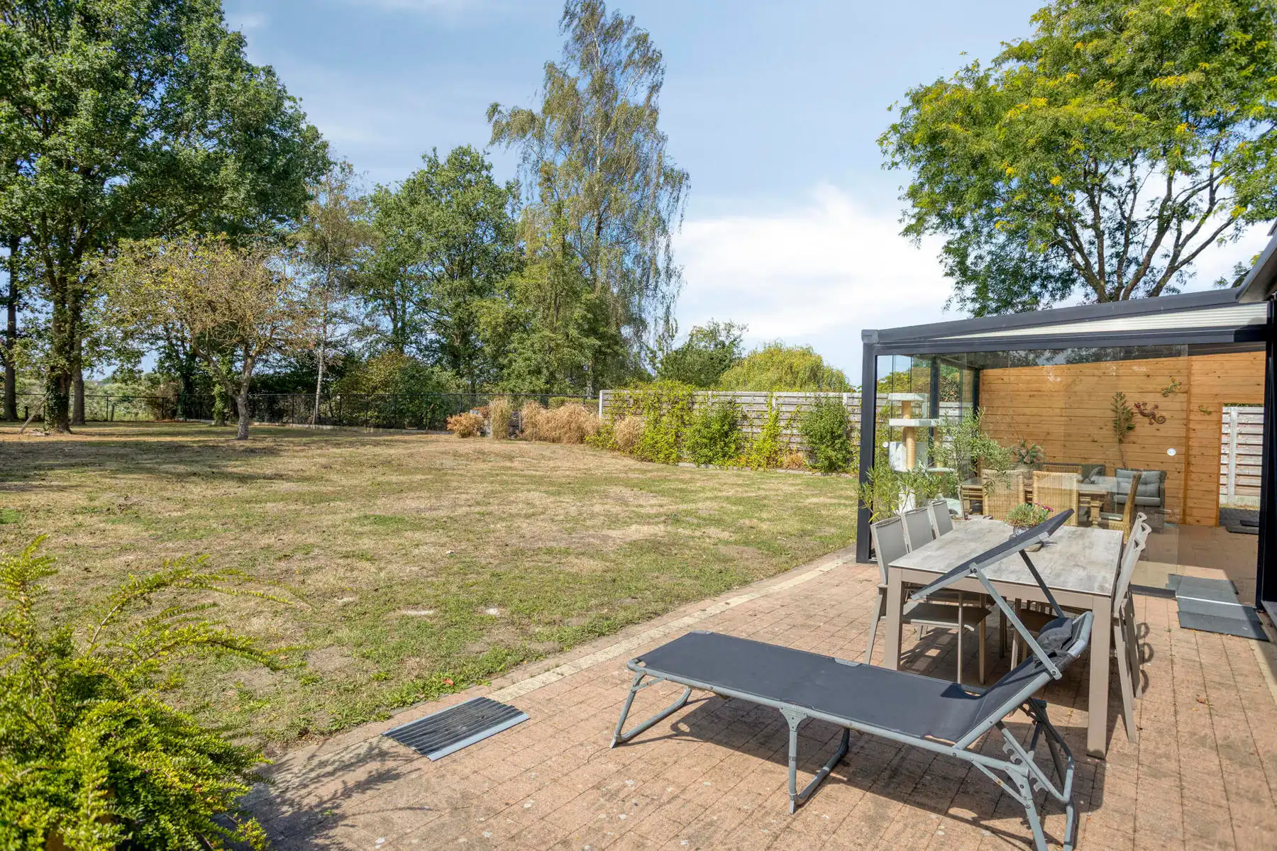 Charmante en energiezuinige villa op rustige locatie foto 35