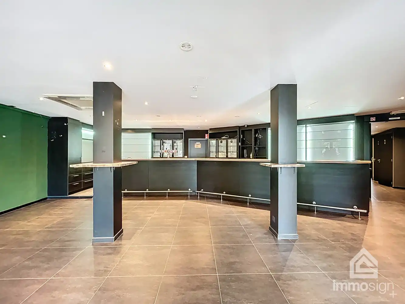 Ideale locatie voor jouw zaak in het hart van Hamont! foto 5