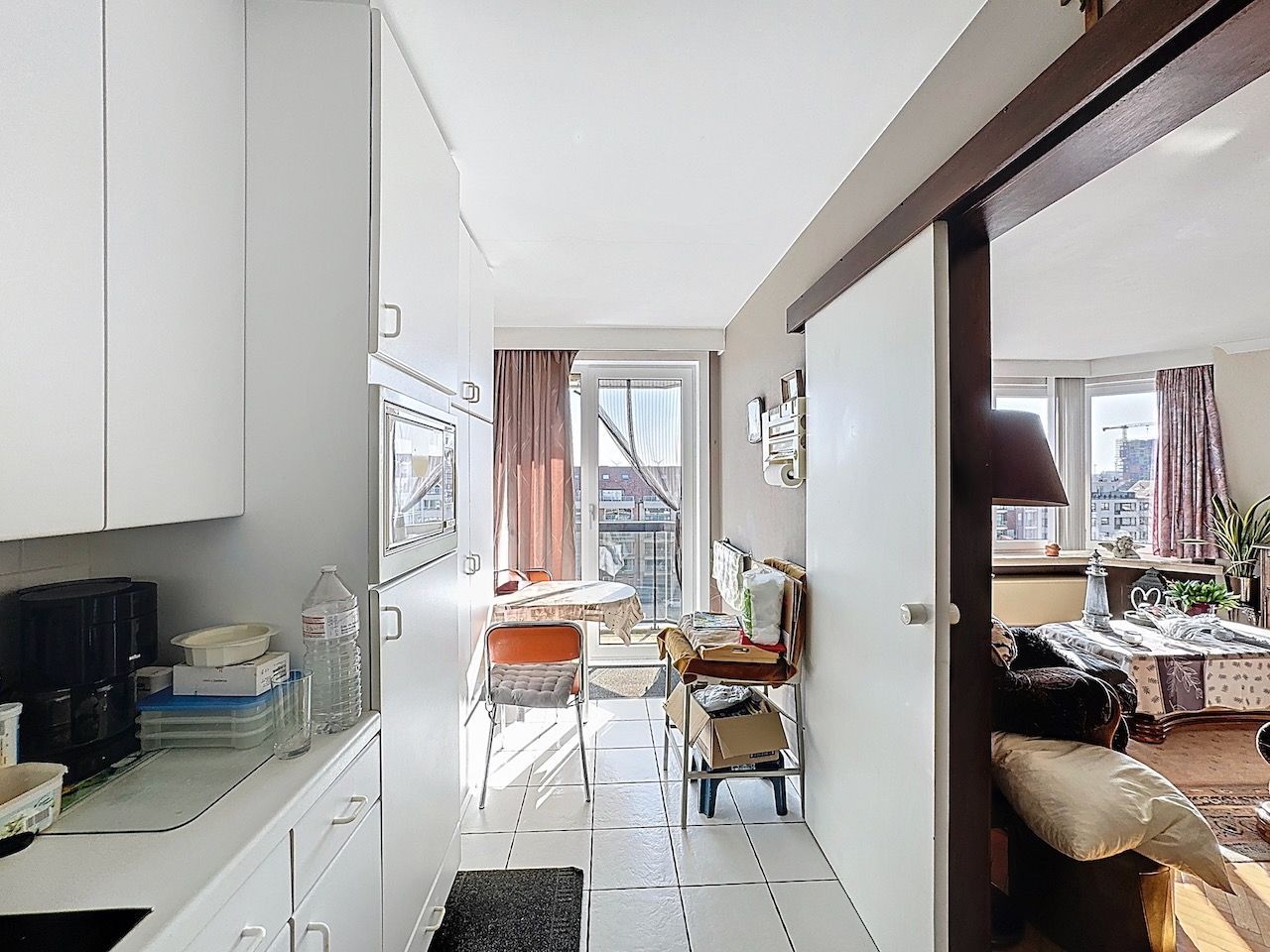 Lichtrijk appartement met twee slaapkamers gelegen op de Graaf d'Ursellaan foto 8