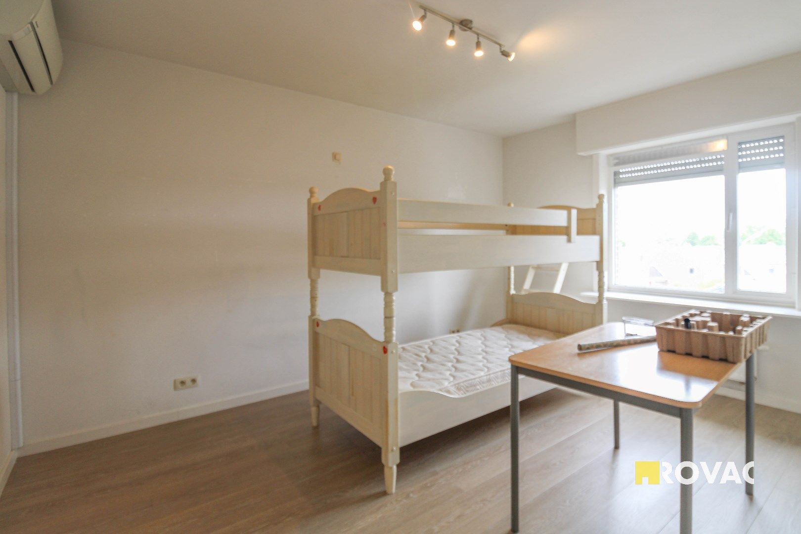 Instapklaar appartement met garage! foto 10