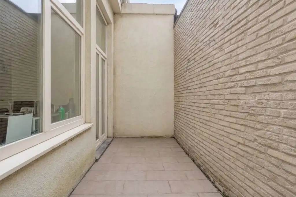 Verrassend ruime en energiezuinige gerenoveerde woning met dakterras en open zicht foto 10