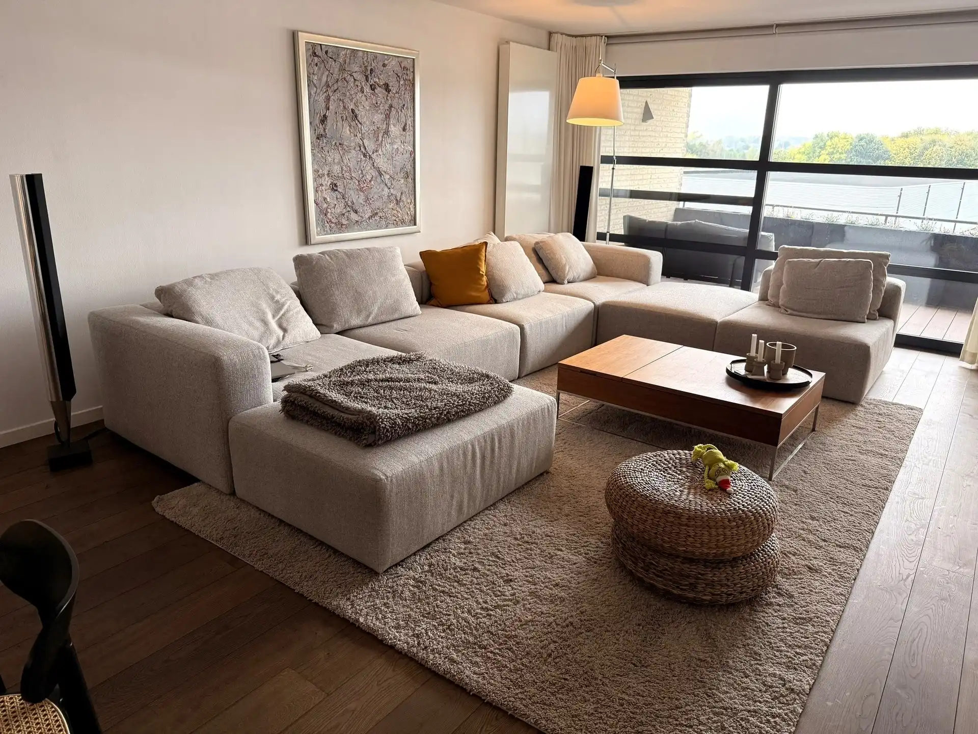 Stijlvol en lichtrijk appartement met twee terrassen en open uitzicht foto 6