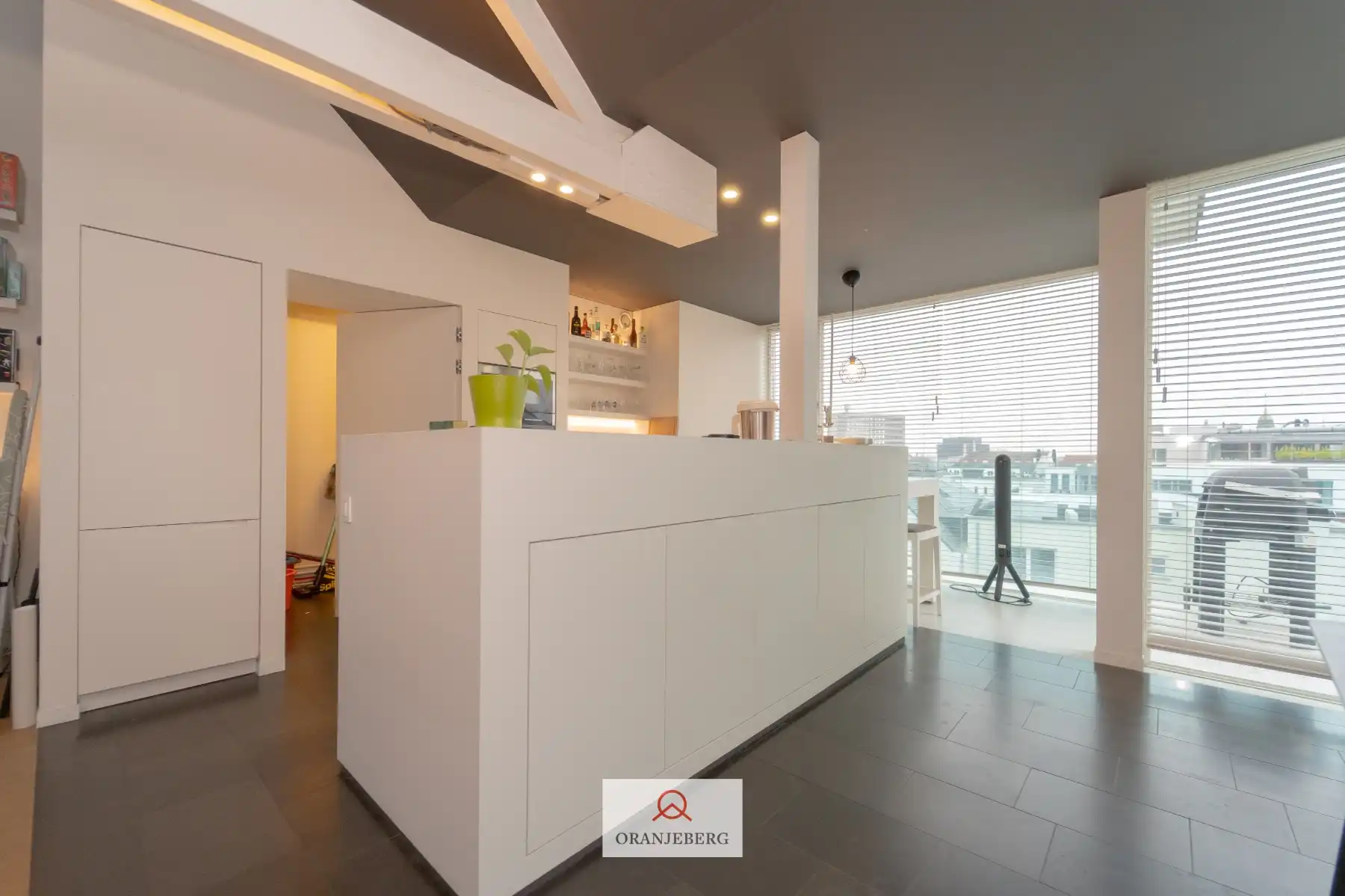 Zalige exclusieve penthouse met zuidgericht terras en uniek zicht op de torens! foto 24