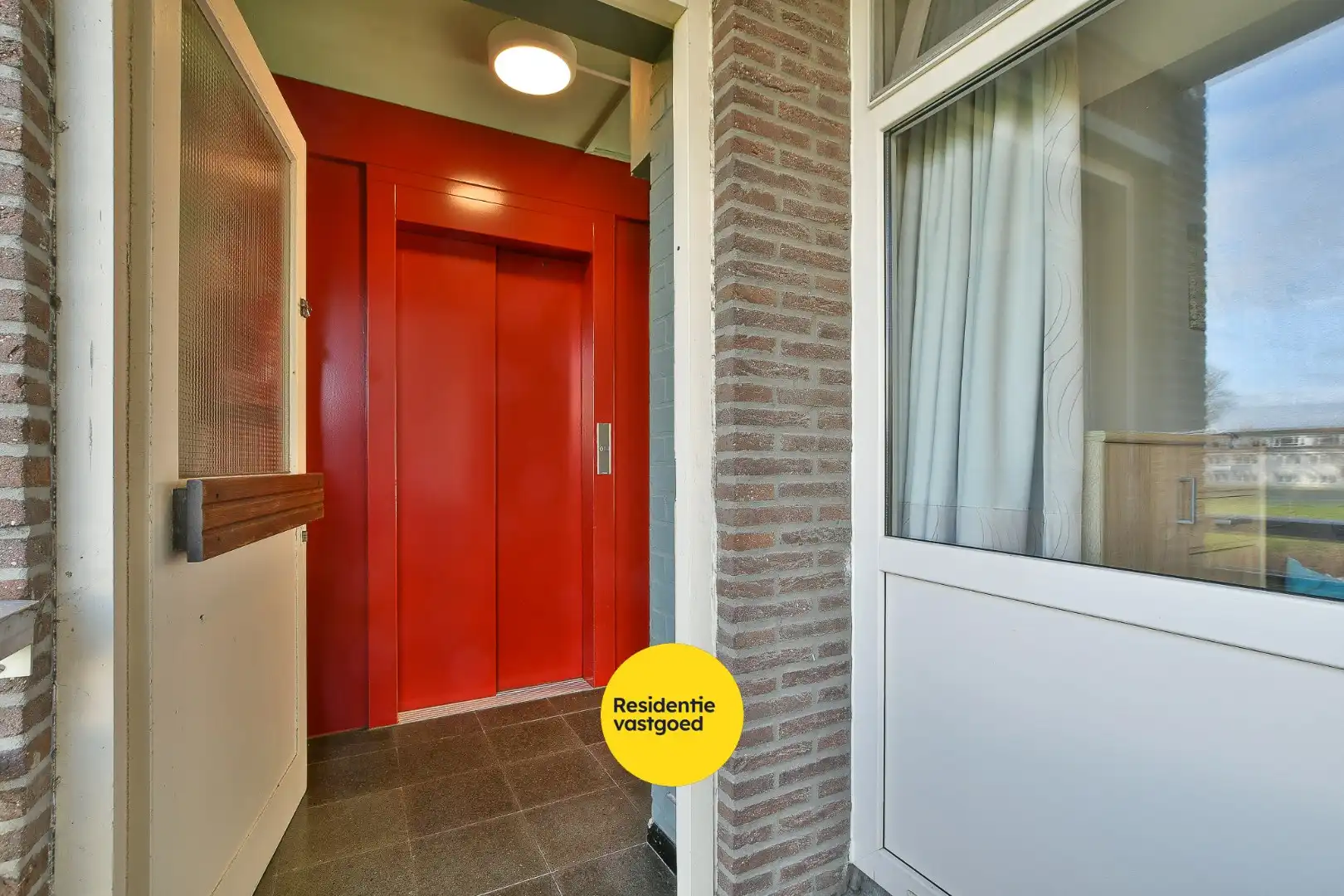 Eénslaapkamerappartement met terras, vlakbij strand en zee!  foto 16