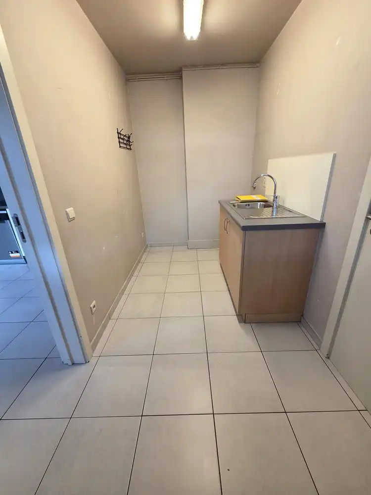 Zeer ruime gezinswoning te centrum Heist, 4 tot 5 slaapkamers met dubbele garage. foto 11