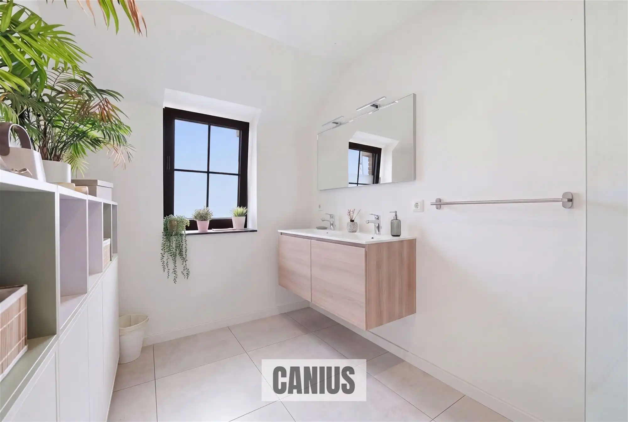 INSTAPKLARE WONING MET 3 SLKS & TUIN foto 9
