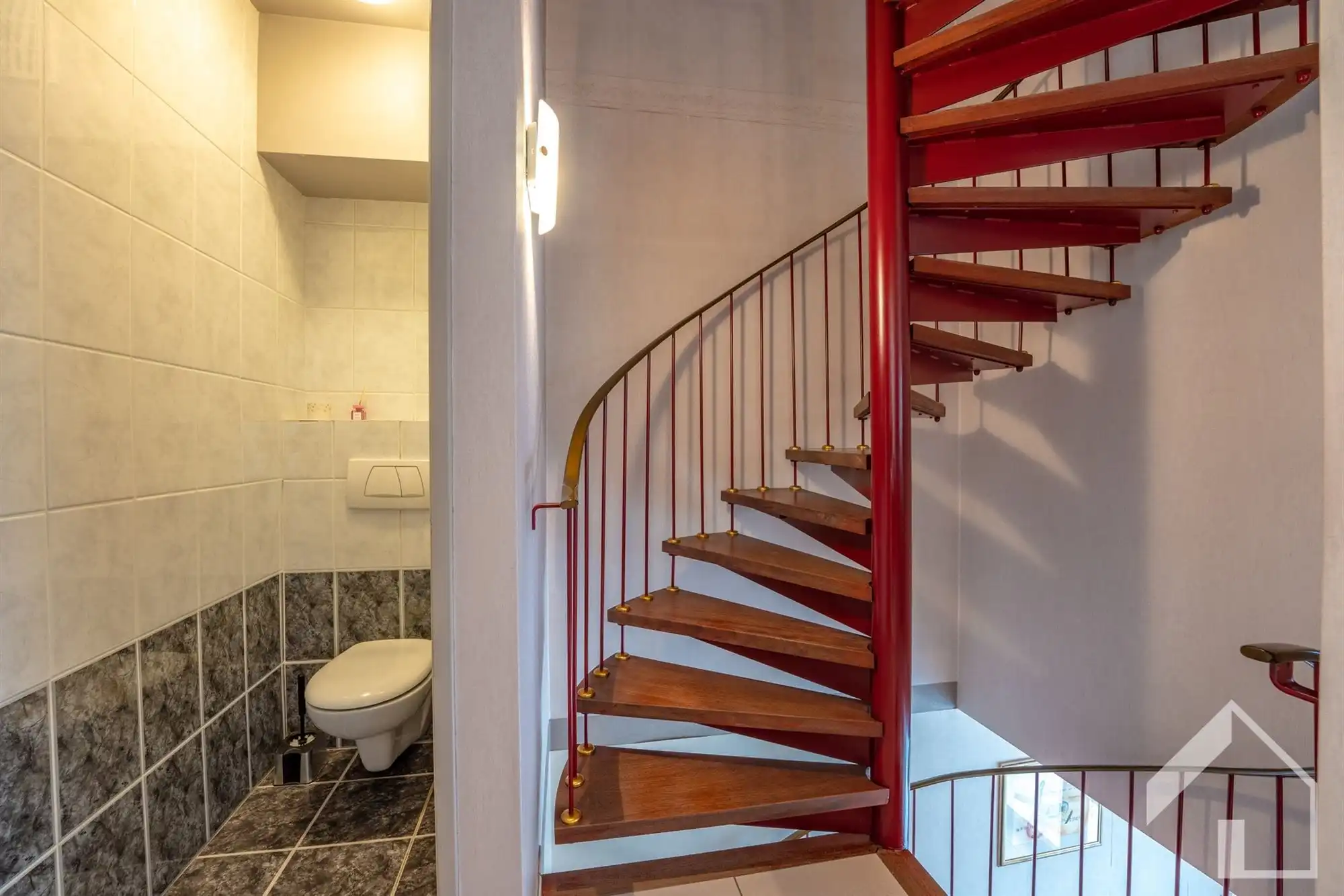 Goed onderhouden bel-etagewoning met 3 slaapkamers nabij centrum Brasschaat foto 8