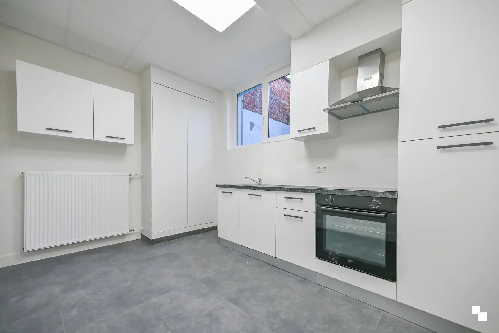 Gerenoveerde woning nabij centrum Izegem foto 8